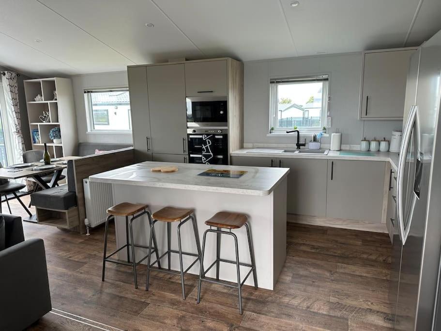Modern Lodge With Amazing Views 뉴키 외부 사진